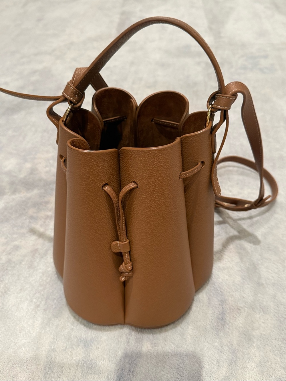POLÈNE Numero Huit Bucket Bag Textured Camel Leather Crossbody- classic
